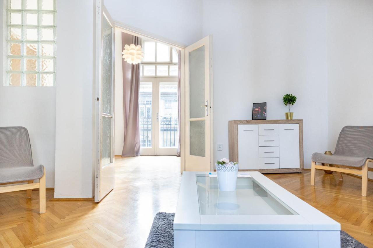 W25 Smart Apartment Будапеща Екстериор снимка