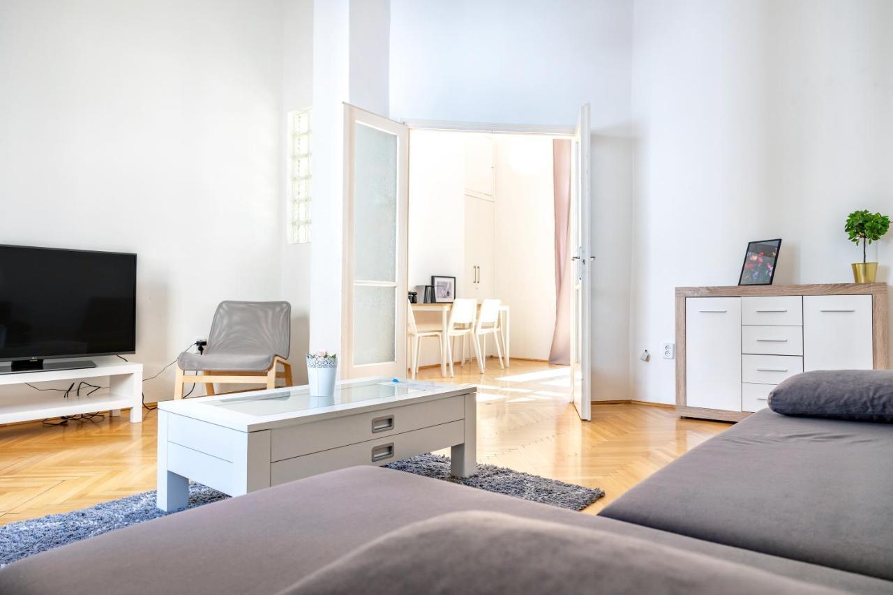 W25 Smart Apartment Будапеща Екстериор снимка