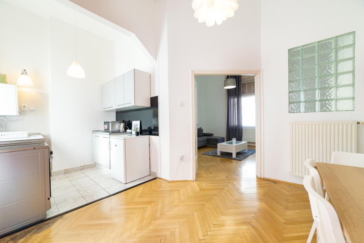 W25 Smart Apartment Будапеща Екстериор снимка